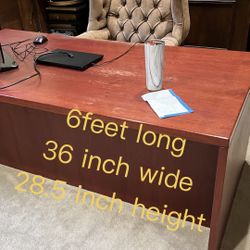 Free Solid Table And Chair 