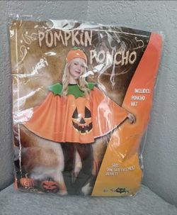 Brand new 🎃 Halloween 👻 adult women's pumpkin poncho with hat one size fits most