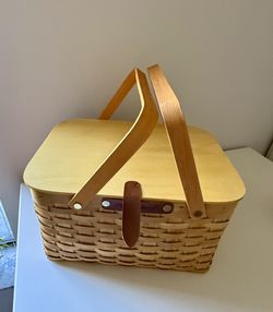 Small Harry & David’s Picnic Basket - New