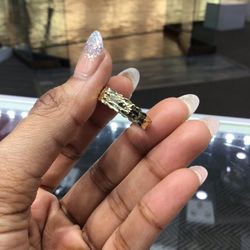10k Gold Nugget Style Ring On Special 