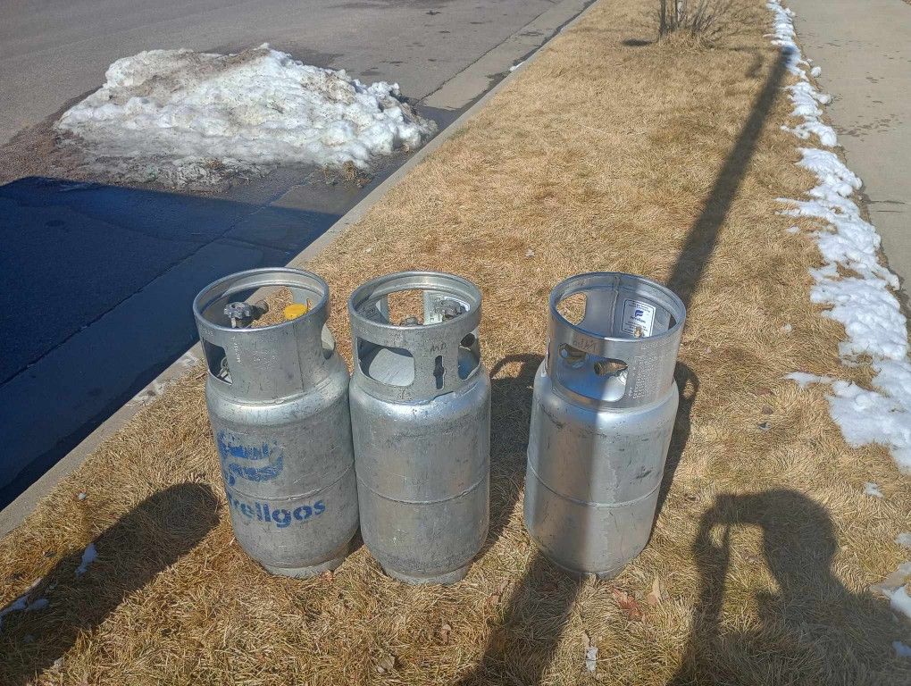 2 Full And 2 Empty 80 Pound Aluminum Forklift Propane Tank