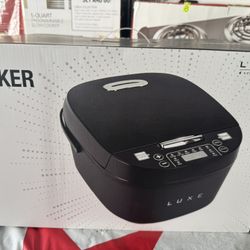 Small Rice Cooker brand New In Box 