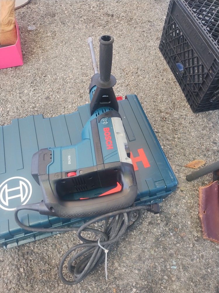 RH 745 Bosch Rotary Hammer 