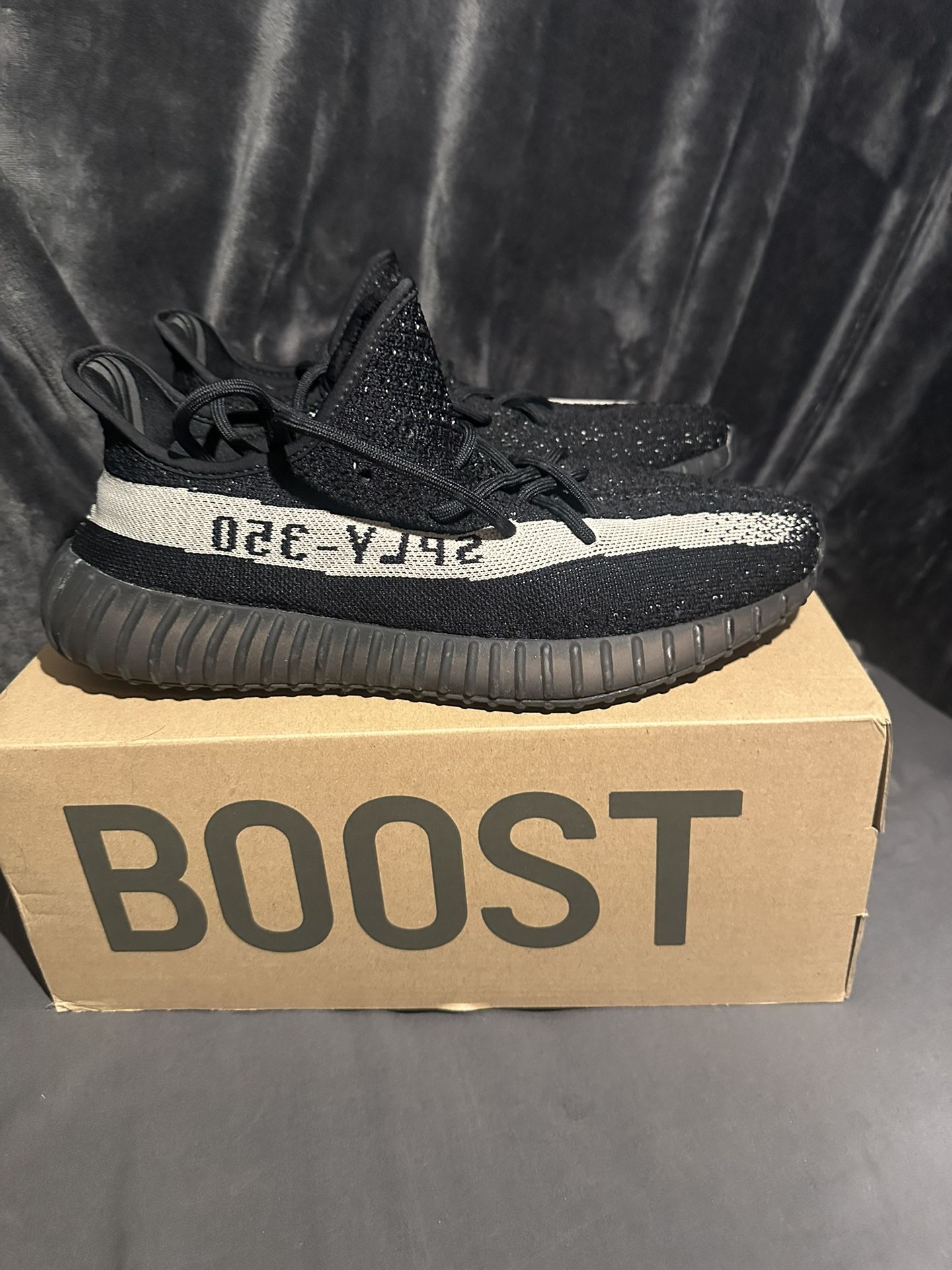 Yeezy 350 Oreo