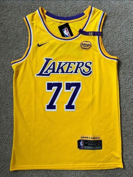 LAKERS LOS ANGELES LUKA BASKETBALL JERSEY $50. CASH PLEASE!!