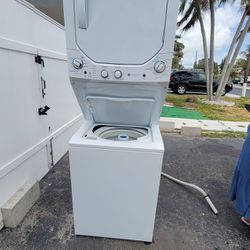 GE 24"WASHER AND DRYER STACKED LIKE NEW MONTHS OLD  Like New  No Dents 