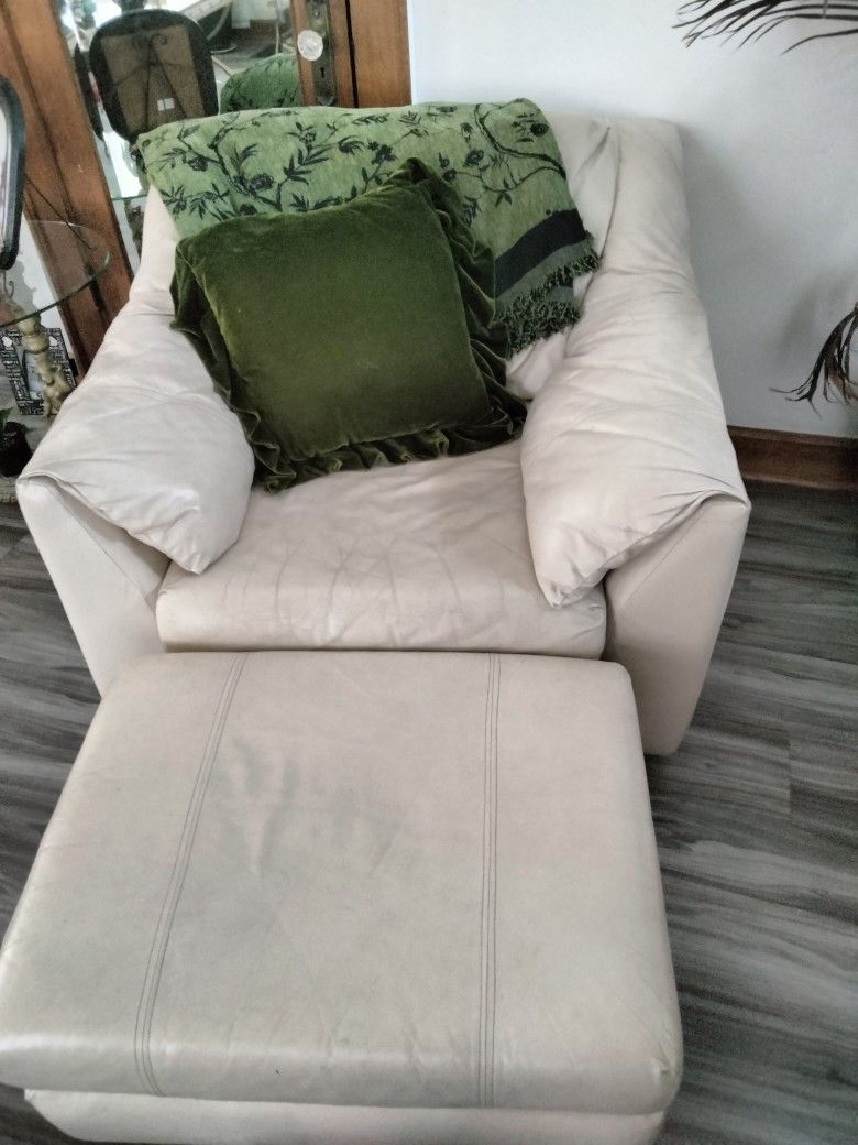 Off White Leather Loveseat And Chair With Ottoman Asking $150 OBO