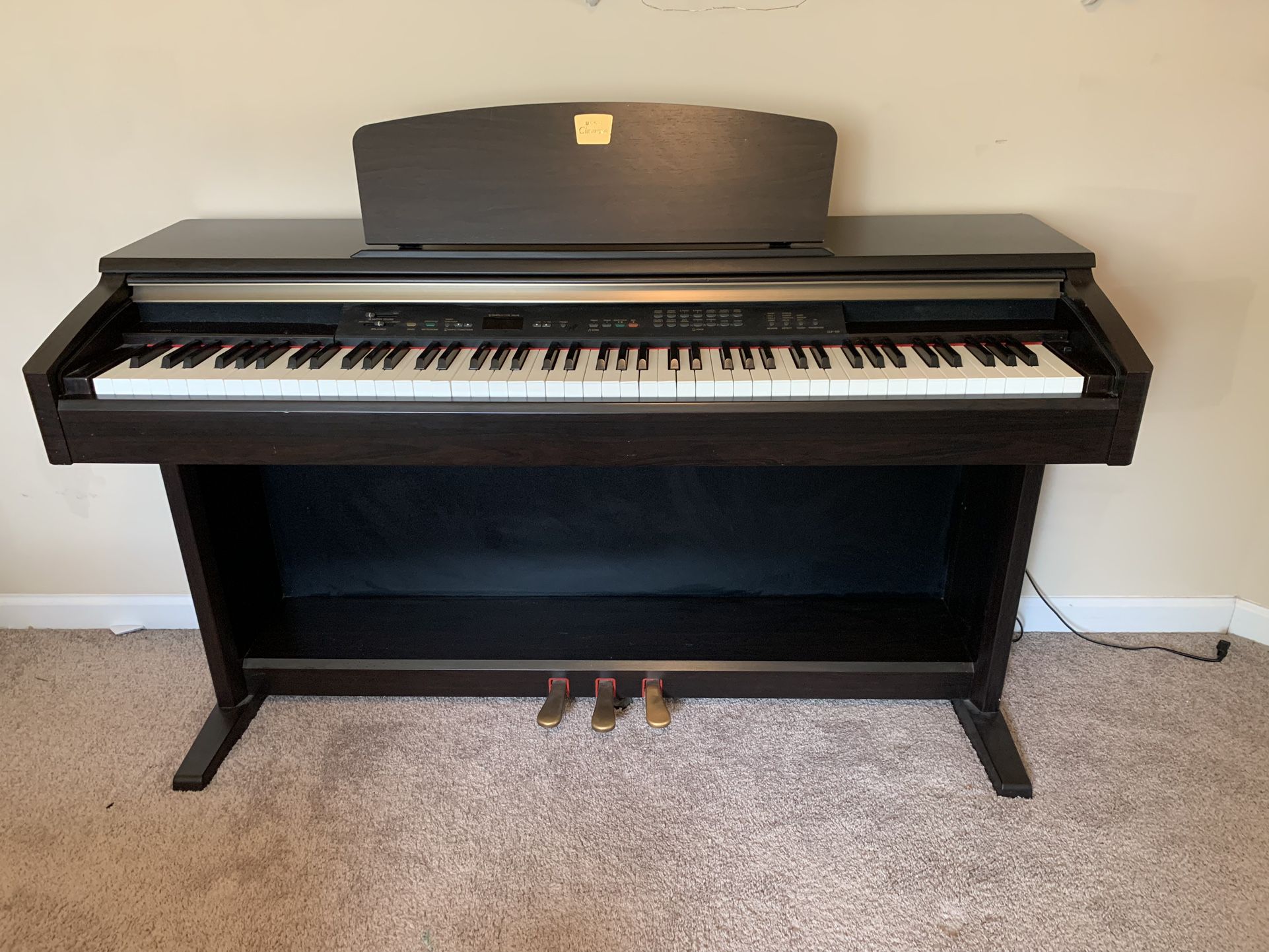 Yamaha Digital Piano Clavinova CLP-120 Dark Rosewood Finish  88 Weighted Keys, Dual Headphone Jack Three foot pedal unityy