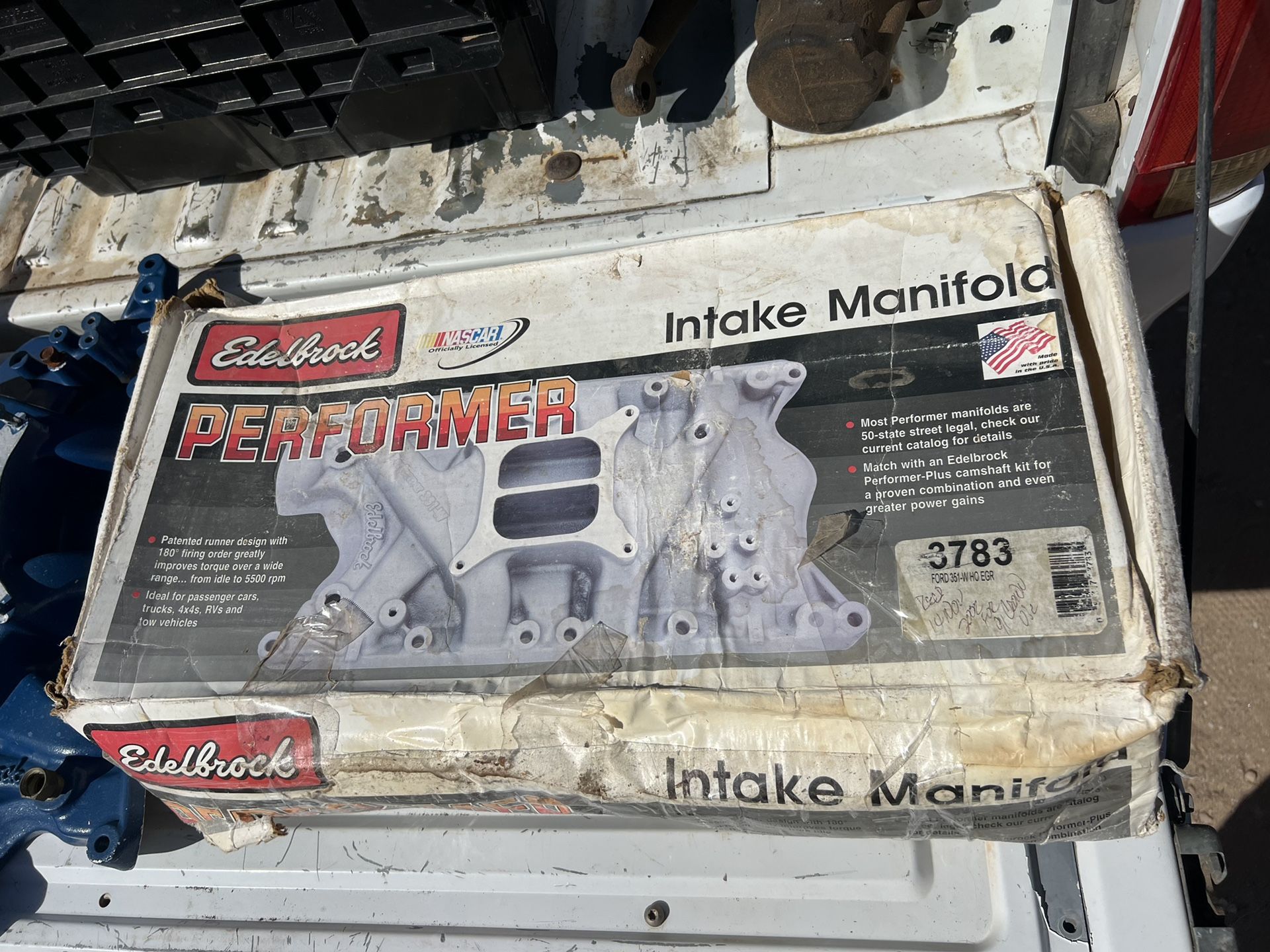Edelbrock 351-W 4 Barrel Intake BRAND NEW
