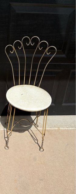 Vanity chair