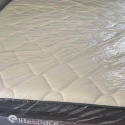 Lovely 🌟🩵QUEEN 🌟🩵MATTRESS 🩵🌟AND BOX SPRING 