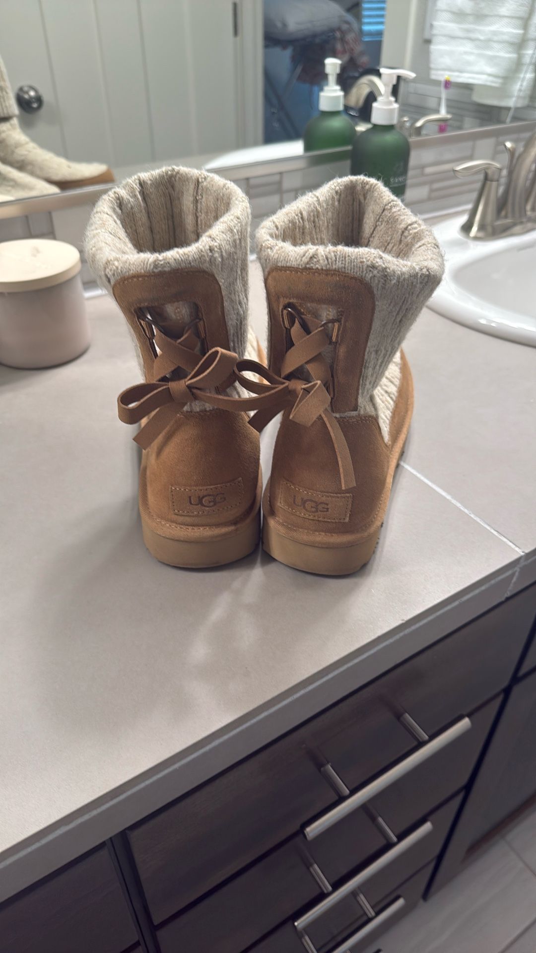 New Women’s Size 10 Ugg Boots