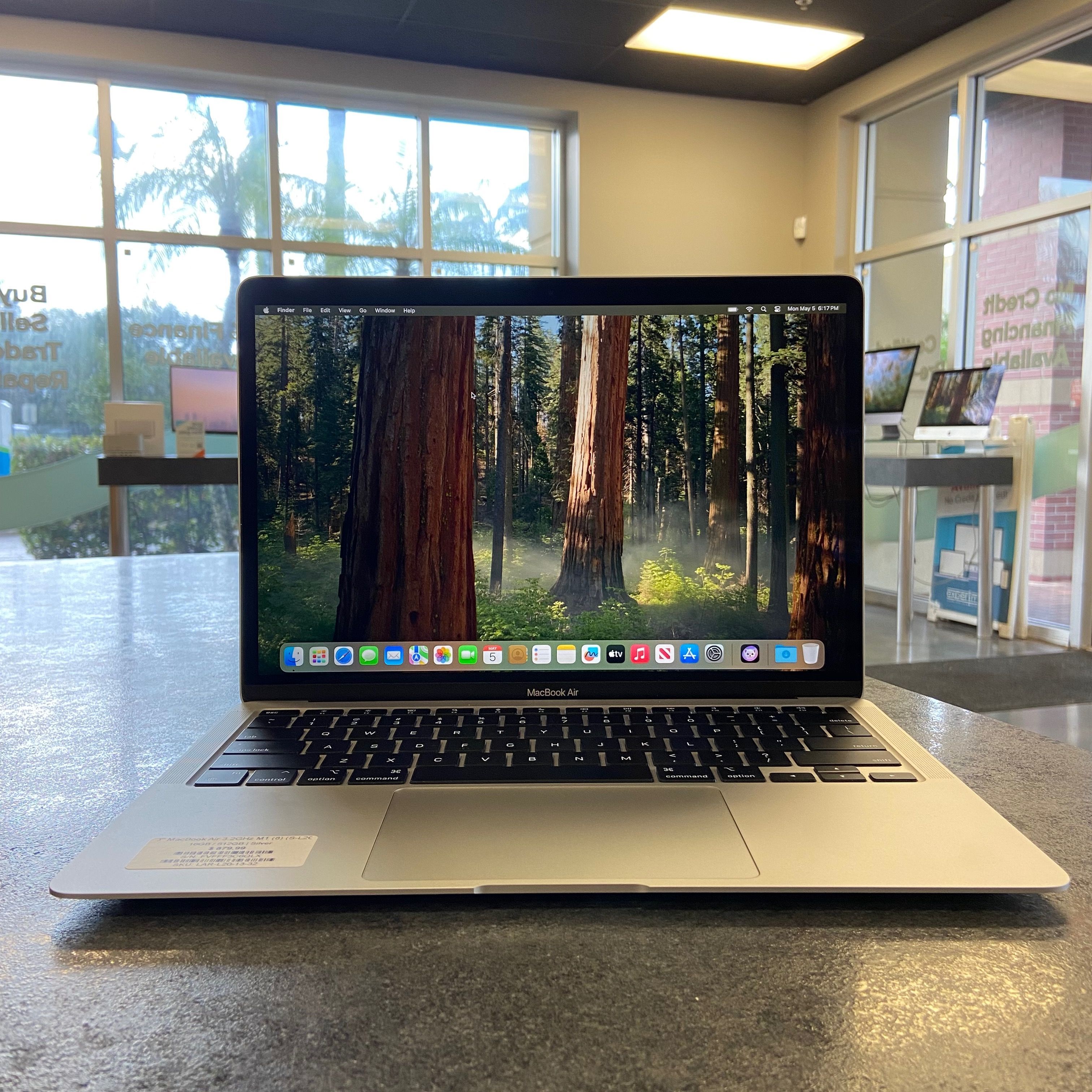 Apple MacBook Air 13” – M1 3.2GHz / 16GB RAM / 512GB SSD Silver