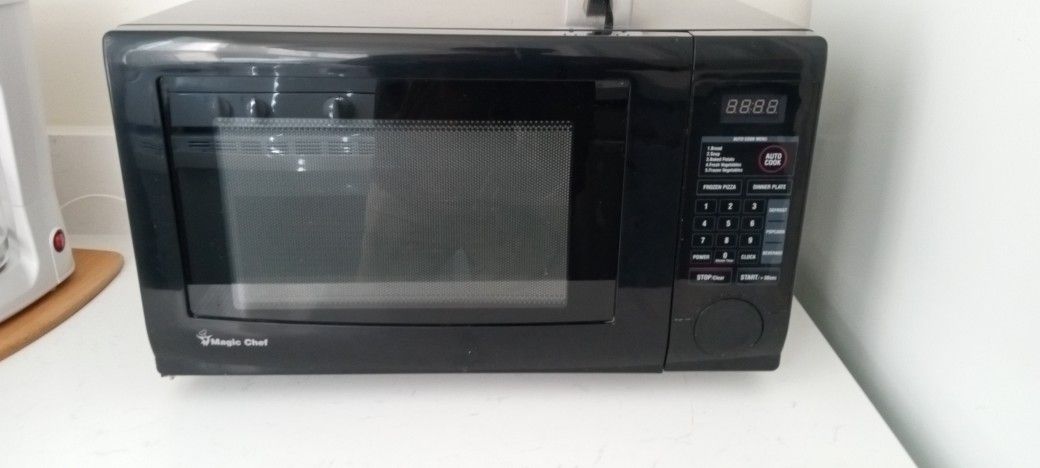 New Magic Chef Microwave -- Never Used 