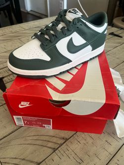 GS dunks brand new