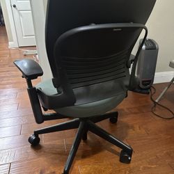 Steelcase Leap V2