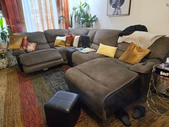 Brown Sectional w Chase and Electric Recliner