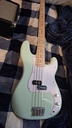 bass and amplifier