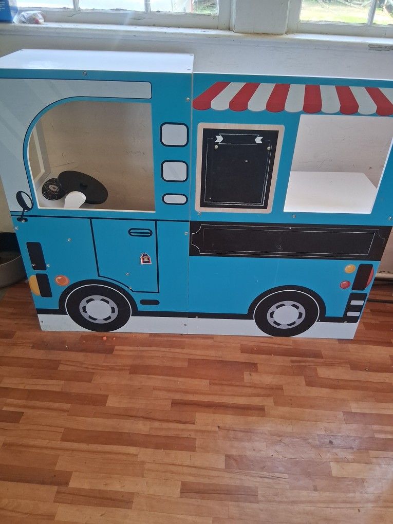 Play Food Truck