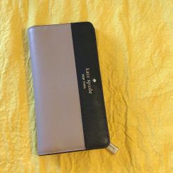Kate Spade   Medium Size Wallet 