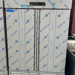 Kutano Commercial 2-Door Reach-In Freezer