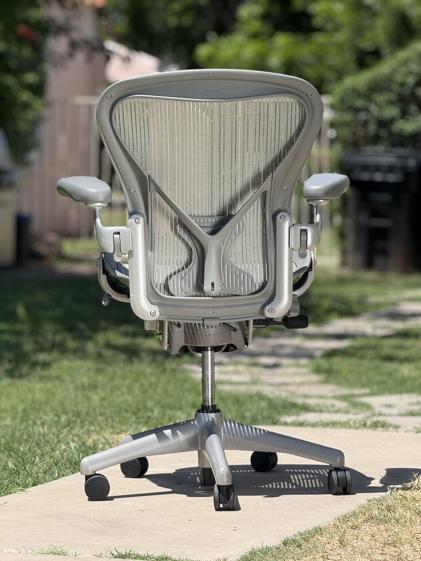 Herman Miller Fully Loaded PostureFit Size B Aeron Office Gaming Chair