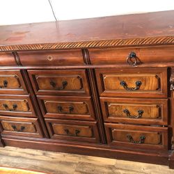 Dresser With Mirror