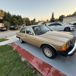 1984 Mercedes-Benz 300
