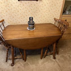 Antique Dining table with 4 chairs by Pennsylvania House vintage set