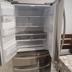 LG ThinQ Very Good Condition Refregarator Best Offer