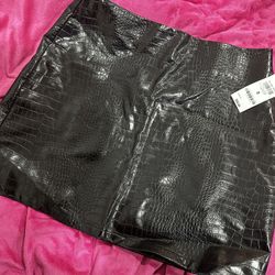 black leather skirt. size 8. 