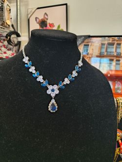 Glass Statement Necklace 16"-18"