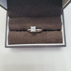 14k White Gold Solitary Princess Cut