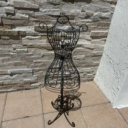 Wire Black Dress Jewelry Holder