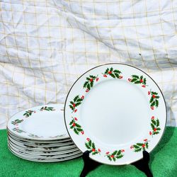 Set of 8 RH Macy & Co "All The Trimmings" Porcelain Holly & Berries Christmas Chins Dinner Plate