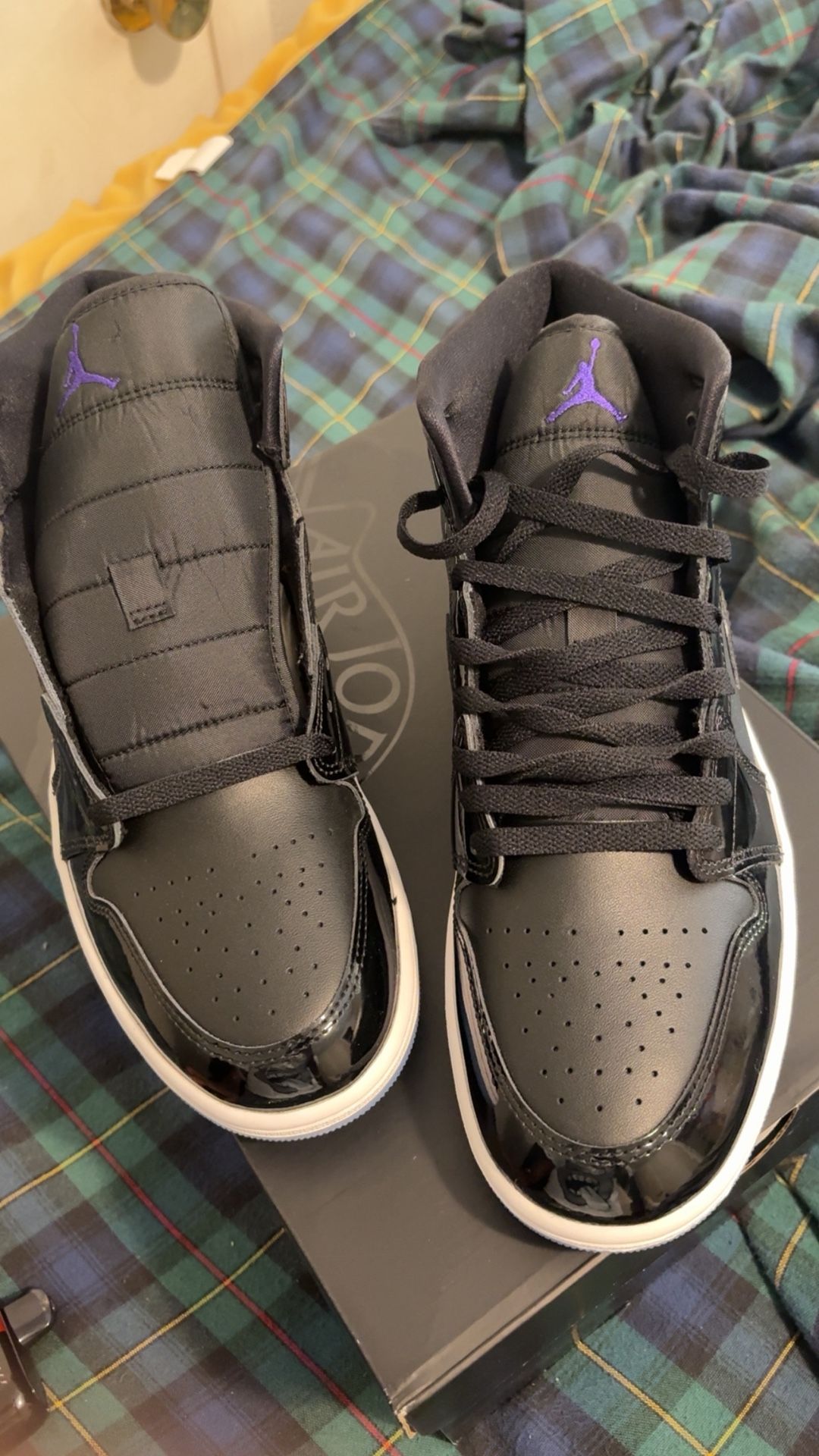 Jordan 1 Mid SE