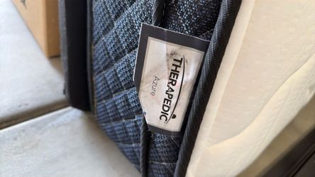 Queen Therapedic bed