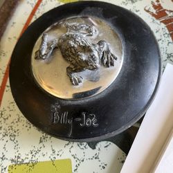 A Vintage Queen Art Piece