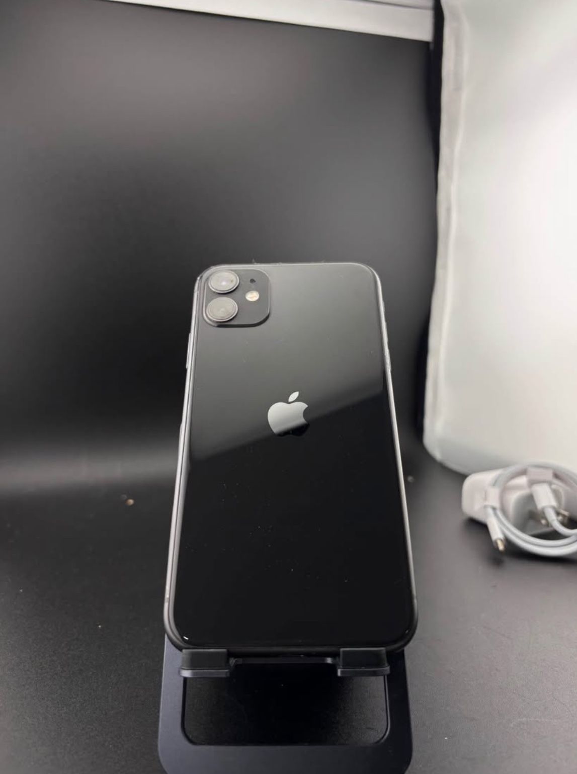 iPhone 11 64GB Unlocked