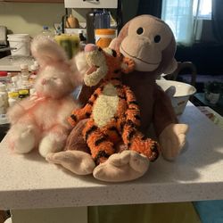 Three. Stuffed animals.