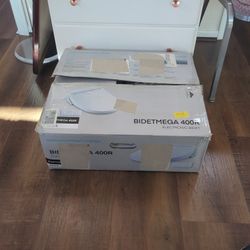 Coway Bidetmega 400 Smart Electronic Bidet