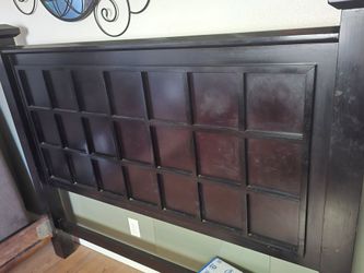 Bed frame queen size