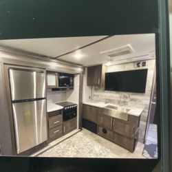 2021 DUTCHMEN COLEMAN LANTERN 270TQ Toy Hauler