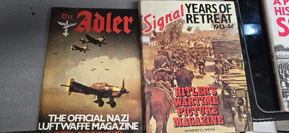 5 Signal Books 1945