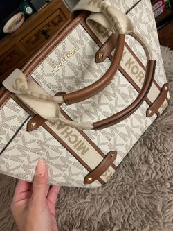 Michael kors purse