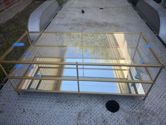 Table 3 shelves glass, mirror at the bottom