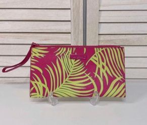 NWOT Vera Bradley Palm Fronds Large Wristlet PRICE FIRM