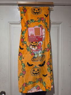 Strawberry Shortcake Halloween Throw