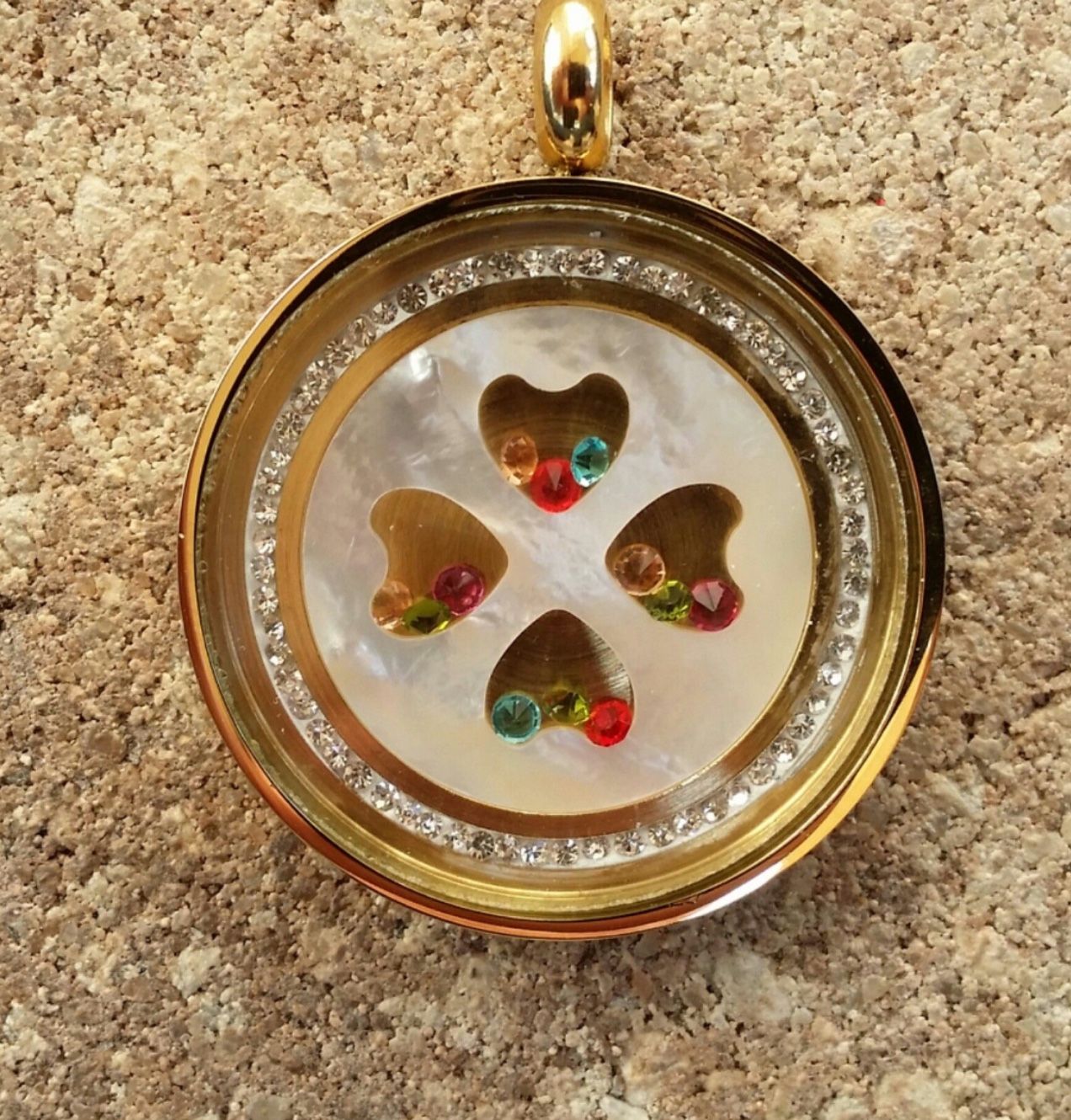 Mother Of Pearl Crystal Shake Locket