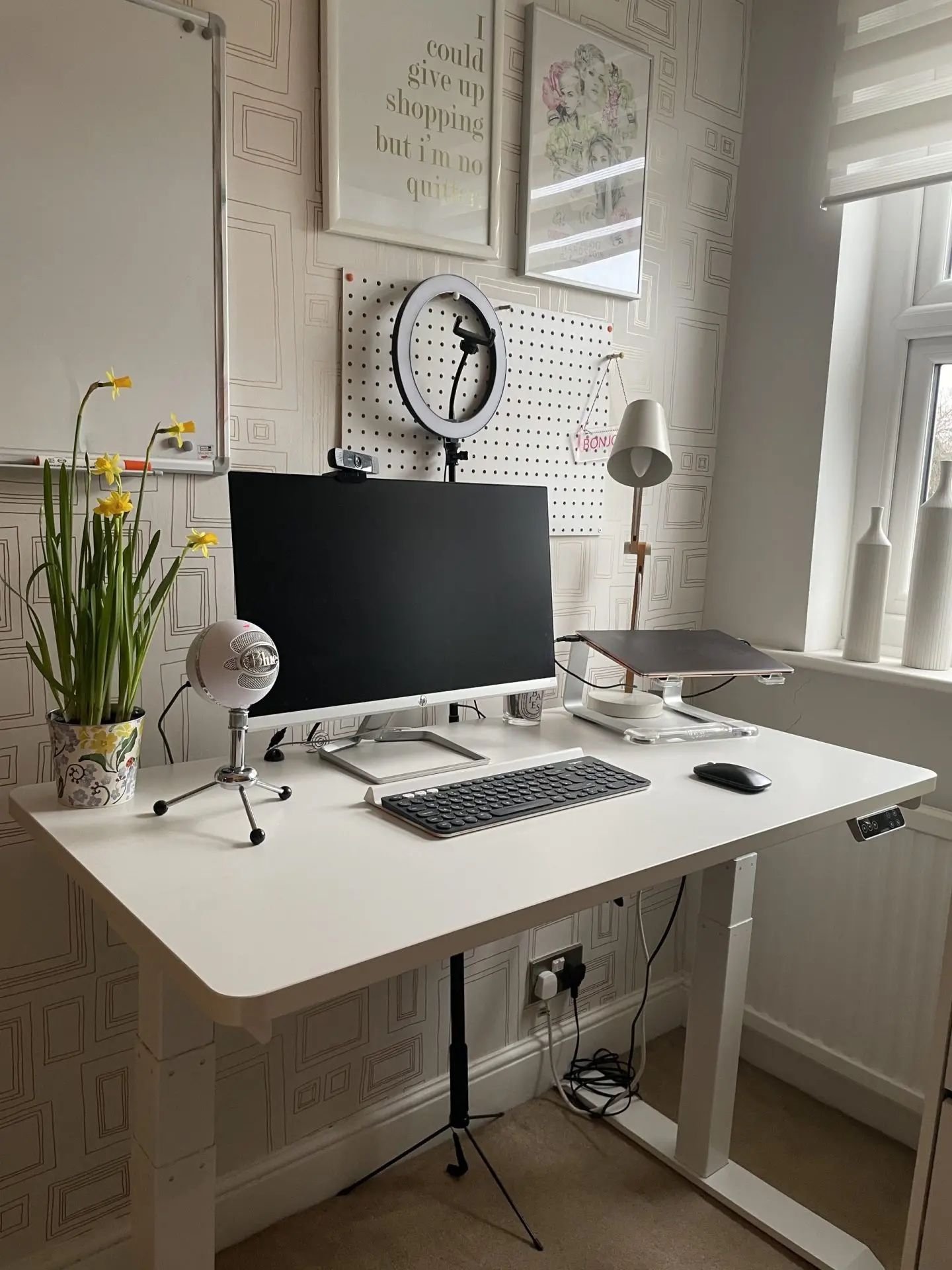 Standing desk 